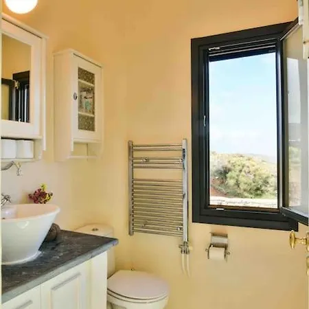 Esmeralda Kea Villa