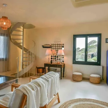 Esmeralda Kea Villa *